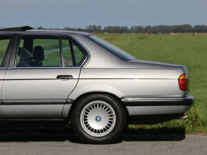 Imagen 8/41 de BMW 735i (1987)