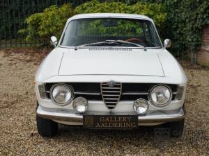 Image 9/50 of Alfa Romeo Giulia 1300 GT Junior (1970)