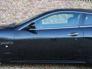 Bild 15/50 von Maserati GranTurismo S (2010)