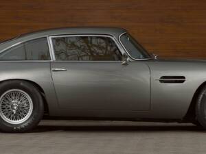 Image 10/50 of Aston Martin DB 4 (1962)