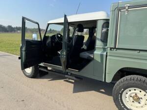 Afbeelding 44/56 van Land Rover Defender 130 Double Cab (2010)