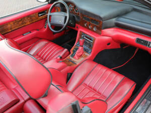 Immagine 42/44 di Aston Martin Virage Volante (1993)