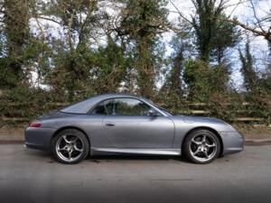 Image 7/13 of Porsche 911 Carrera (2004)