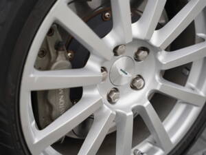 Image 35/50 of Aston Martin V12 Vanquish S (2007)