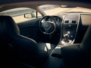 Image 12/14 of Aston Martin V8 Vantage (2007)