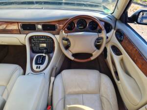 Imagen 7/21 de Jaguar XJR 4.0 (2000)