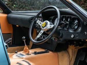 Image 38/65 of Ferrari 365 GTB&#x2F;4 Daytona (1972)