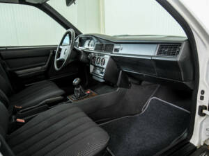 Bild 12/50 von Mercedes-Benz 190 D (1986)