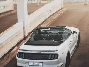 Imagen 2/5 de Ford Mustang GT 5.0 V8 (2020)