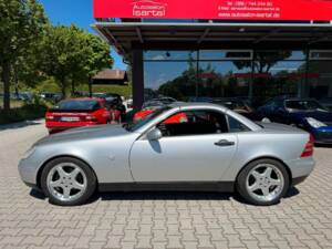 Image 1/16 of Mercedes-Benz SLK 230 Kompressor (1998)