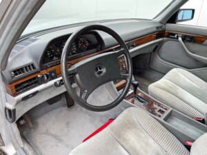 Image 7/24 of Mercedes-Benz 500 SEL (1982)