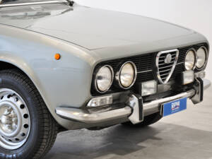 Bild 13/39 von Alfa Romeo 2000 Berlina (1973)