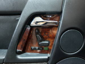 Afbeelding 20/38 van Mercedes-Benz 300 SL (1990)