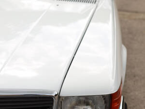 Image 46/85 of Mercedes-Benz 560 SL (1986)