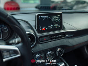 Image 22/24 of Abarth 124 Spider (2017)
