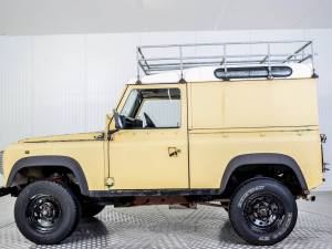 Image 18/50 of Land Rover 90 (1984)