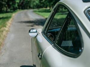 Image 33/50 de Porsche 912 (1966)