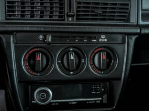 Image 19/50 of Mercedes-Benz 190 D (1985)