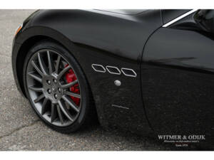 Imagen 20/42 de Maserati GranTurismo S (2011)