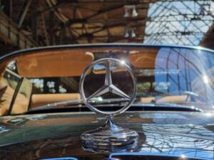 Image 23/24 of Mercedes-Benz 300 SE (1963)