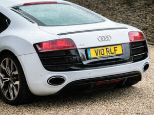 Image 12/38 of Audi R8 V10 (2010)