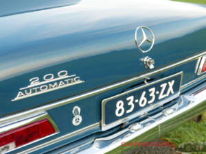 Afbeelding 9/37 van Mercedes-Benz 200 (1967)