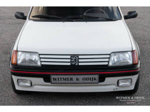 Image 14/23 de Peugeot 205 GTi 1.6 (1987)