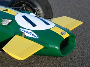 Image 10/20 of Brabham BT26 (1968)