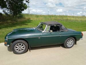 Image 15/21 of MG MGB (1977)