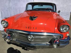 Image 2/28 of Buick Roadmaster (1956)