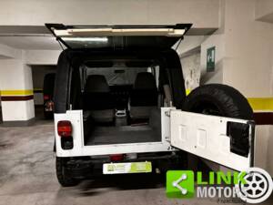 Image 8/10 of Jeep Wrangler 2.5L (1992)
