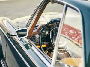 Image 42/53 of Mercedes-Benz 280 SL (1968)