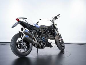 Image 4/50 of Ducati DUMMY (2010)