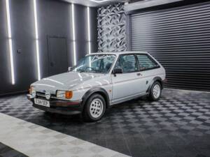 Image 16/50 de Ford Fiesta XR2 (1987)