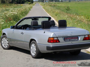 Image 33/39 of Mercedes-Benz 300 CE-24 (1992)