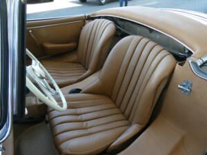 Image 13/29 of Mercedes-Benz 300 SL Roadster (1957)