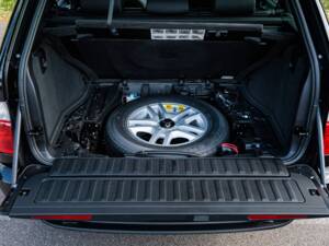 Immagine 15/31 di BMW X5 3.0i (2004)