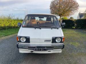 Image 5/7 of Toyota LiteAce (1985)