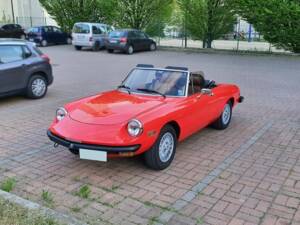 Image 7/7 of Alfa Romeo 2000 Spider Veloce (2000)