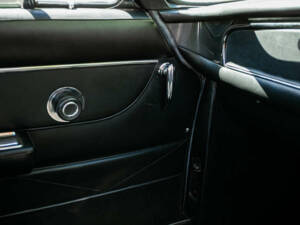 Afbeelding 33/47 van Aston Martin DB 6 Vantage (1966)