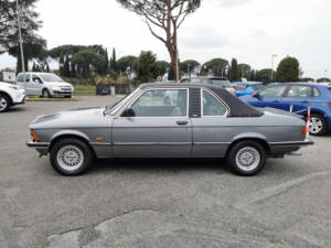 Image 28/34 of BMW 320 Baur TC (1981)