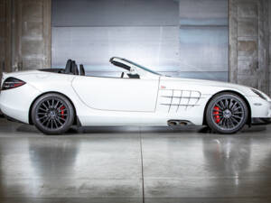 Image 7/34 of Mercedes-Benz SLR McLaren 722 S (2011)