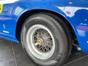 Image 6/20 of Ferrari 365 GT 2+2 (1969)