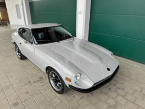 Image 17/34 of Datsun 240 Z (1972)