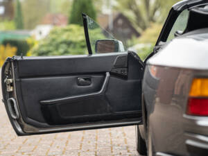 Image 26/42 de Porsche 944 S2 (1991)