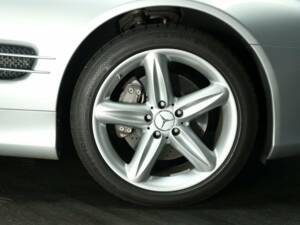Immagine 30/30 di Mercedes-Benz SL 500 (2006)