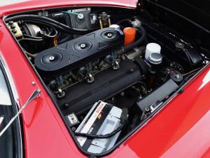 Image 25/50 de Ferrari 275 GTS (1965)