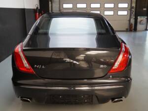 Bild 5/32 von Jaguar XJ 5.0 (2011)