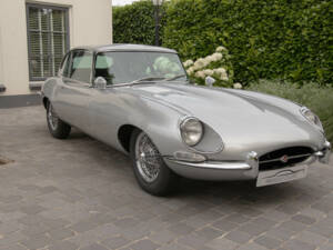 Afbeelding 4/57 van Jaguar E-Type (2+2) (1968)