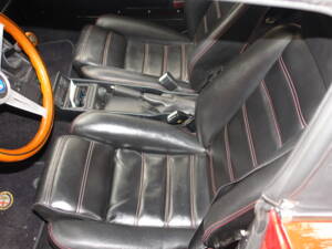 Bild 14/16 von Alfa Romeo 2.0 Spider (1989)